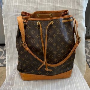 Vintage Louis Vuitton bucket bag